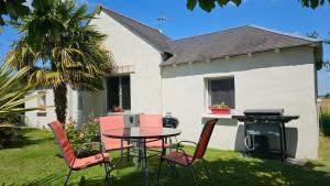 Maisons de vacances Gite Pause au jardin piscine chauffee : photos des chambres