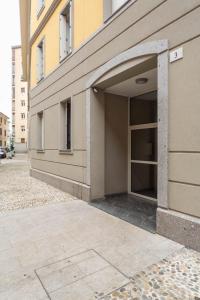 Historic Center-Navigli Private Terrace 4 pax Wifi