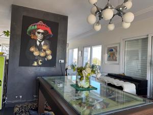 Artsy Open Space for Family only