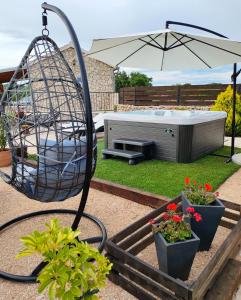 Holiday home Juli with JACUZZI 