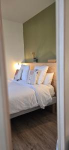 Hotels Hotel La Baine : photos des chambres