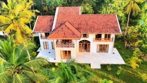 Luxury Cannelle lake villa