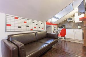 Large Studio Terrace, Principe Real, WIFI, Calm