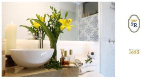 MONTFORT Suite Royale Stylish Location with View to Bogotás historical Church