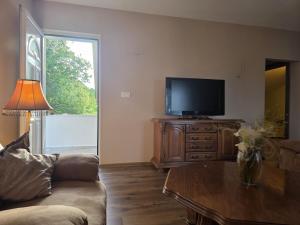 Wildstone Krusi - Pool & Apartments