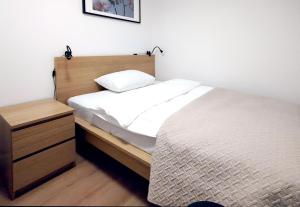 Falcon Apartment 6 Metro SGH