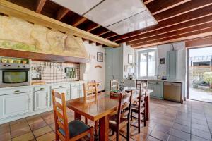 Charme authentique à Corbas - Authentic Charm in Corbas - 120m2 of Comfort-6 personnes