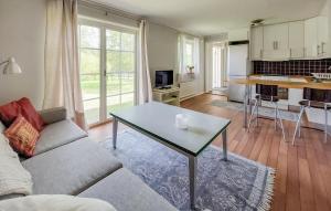 1 Bedroom Beautiful Home In Gantofta