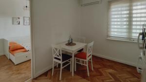 Cozy & Bright Garden Flat