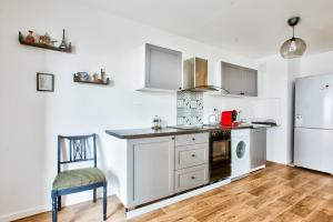 Chambre privée dans un appartement en colocation, parking gratuit