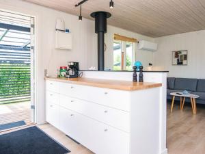 6 person holiday home in Juelsminde