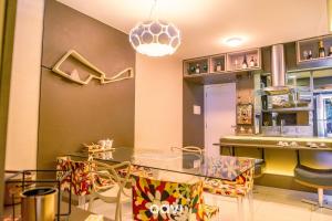 In Mare Bali Flat Bahamas by Qavi