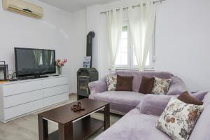 Apartments with parking space Vodice - 13973