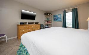 Island Winds East 301 condo