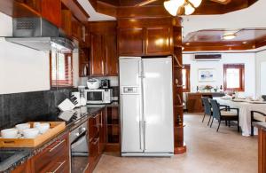 4 Bedroom Villa in Chaweng P2 SDV194-By Samui Dream Villas