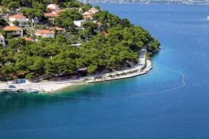 Family friendly house with a swimming pool Praznica, Brac - 24570