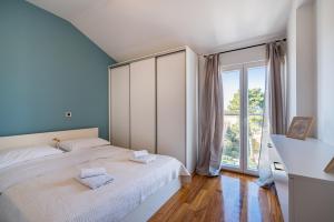 Apartments by the sea Biograd na Moru, Biograd - 24580