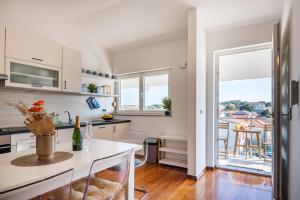 Apartments by the sea Biograd na Moru, Biograd - 24580