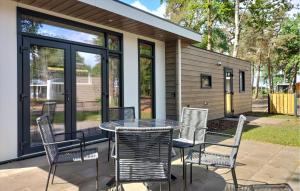 2 Bedroom Amazing Home In Hellendoorn