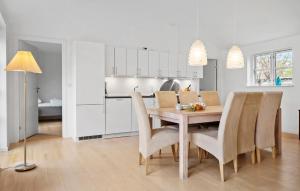 2 Bedroom Beautiful Home In Rude