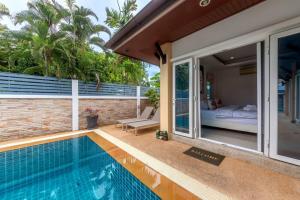 3 Bedroom Pool Villa 5kms from Patong