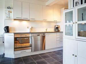 Premium sea-view apartment in Gudhjem