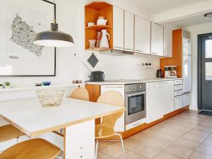 Premium sea-view apartment in Gudhjem