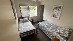 1 - 5a Coochin Street, Dicky Beach - 200m To Beach