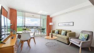 Spa Apartment - Beautiful Views Of Golf Course!