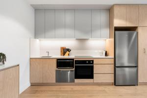 Hall St Apartments by Urban Rest