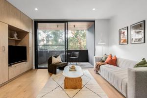 Hall St Apartments by Urban Rest