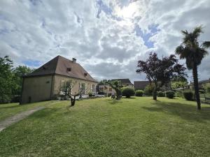 Maisons de vacances Maison de charme avec jardin clos et terrasse, proche des sites touristiques du Perigord Noir - FR-1-616-67 : photos des chambres