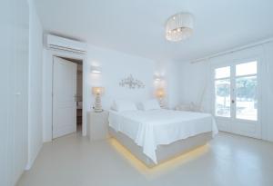 Mykonos White Prince, 5 BR with Private pool!