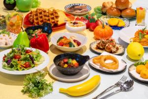 Shinsaibashi-Higashi Crystal Hotel