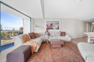 Caprina at Happy Valley - Beachfront Escape