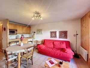 Appartements Appartement proche village, acces ski bus, vue Mont Blanc - FR-1-560-163 : photos des chambres