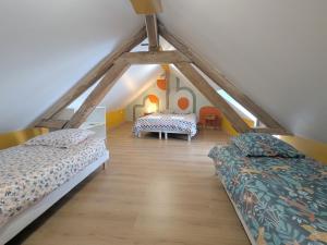 Séjour champêtre avec piscine partagée à Chabris - FR-1-591-739