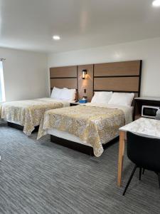 Two double bed room room in Crystal Sands Motel