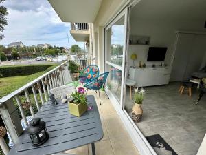 Charmant 2 pièces, balcon, proche centre-ville Cabourg, 4 pers, parking sécurisé - FR-1-487-360