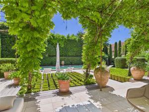 Superbe Maison Climatisée avec Piscine au Cœur de Maussane - Proche Commerces et Activités! - FR-1-599-83