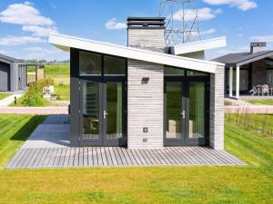 Holiday Home in Oud Ade near Kaag Lakes - 3hvězdičkové hotely ve městě Oud-Ade