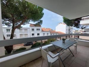 Appartements Charmant T2 Renove au Coeur de Royan - FR-1-550-95 : Appartement