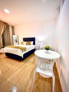 AC Laureles Fast Internet for Nomads 5 Floor