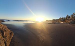 Zonte Rooftop Studio Apartment w Terrace-AC-Wif-BBQ