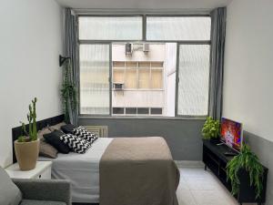 Studio Copacabana a 100 metros da praia, posto 5