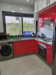 Saidia marina CARACAS WIFI Clim Piscine 100 Metre de plage