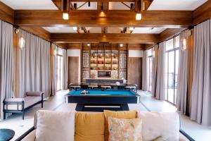 Krajokkaew Ling an khao yai