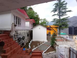 Saffron home stay