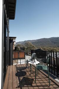 PISTE LUXURY CHALET - THE PETITE - Oaks Lake Crackenback Resort