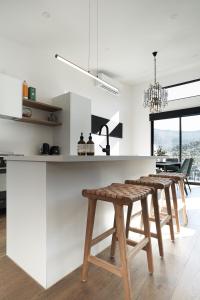 PISTE LUXURY CHALET - THE PETITE - Oaks Lake Crackenback Resort